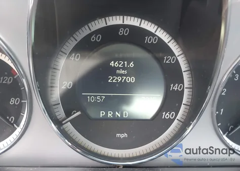 2010 Mercedes-Benz C 300 Luxury 4Matic/Sport 4Matic z USA, uszkodzony, nr VIN WDDGF8BB5AF488117